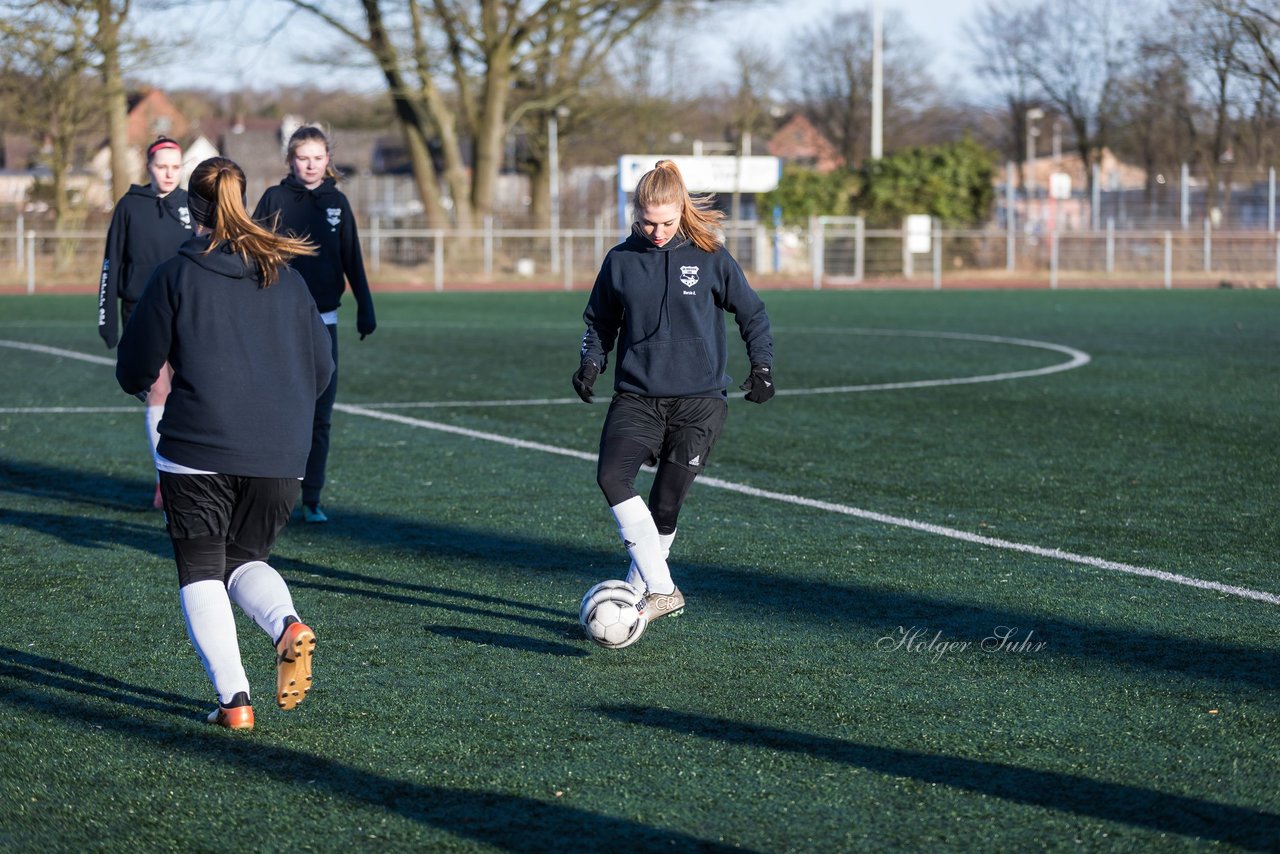 Bild 64 - Frauen SG Holstein Sued - SV Gruenweiss-Siebenbaeumen : Ergebnis: 0:2